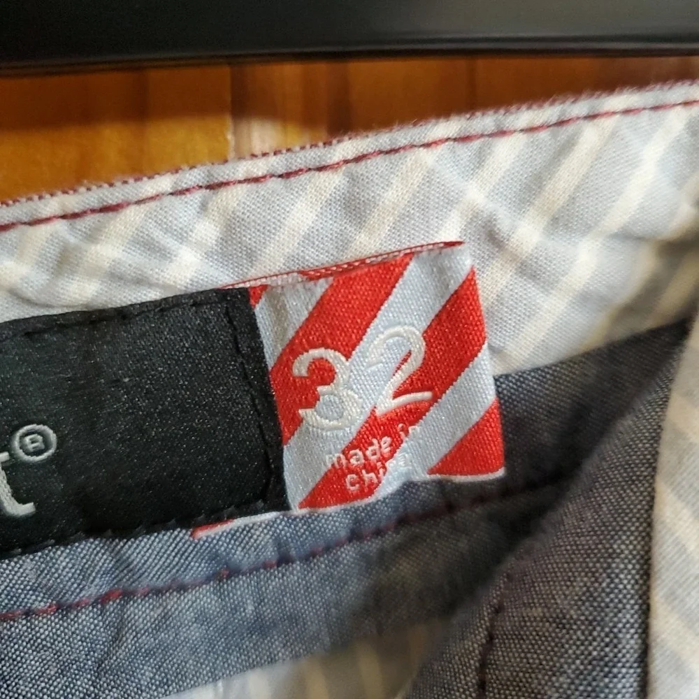 Modern Amusement Men's‎ Cotton Chino Shorts Size 32 Red